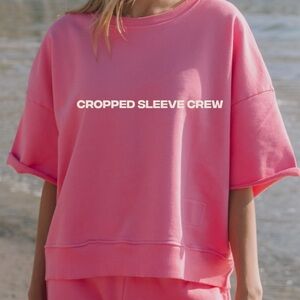 daily drills cropped sleeve crew in cheeks